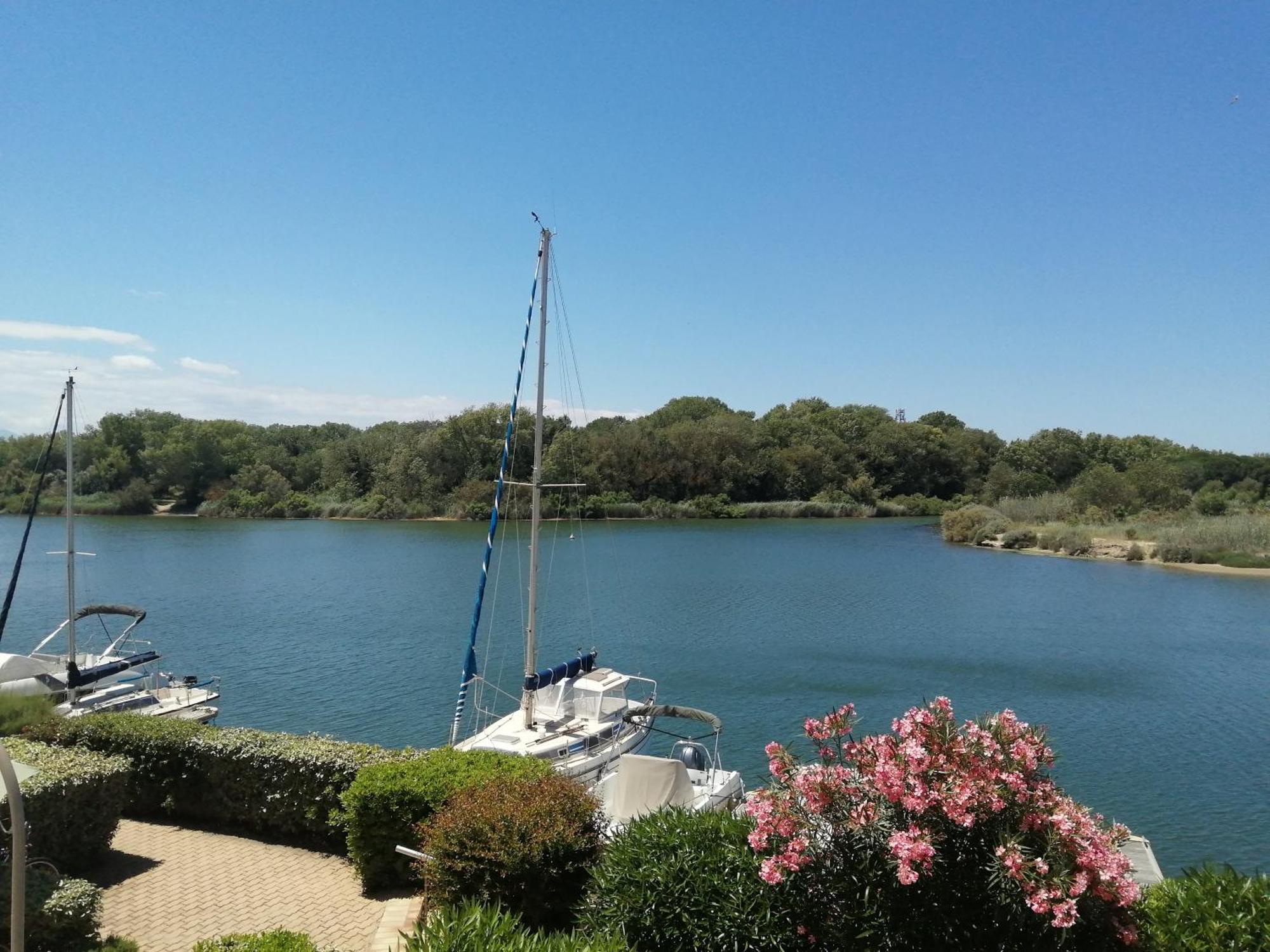 Vue Lagune Et Bateaux A 100M De La Plage Saint-Cyprien  Eksteriør billede